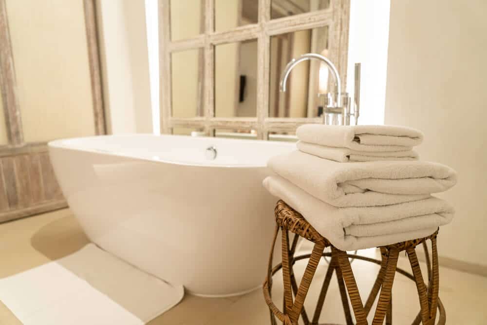 acrylic bathtub - Big Easy Bathrooms